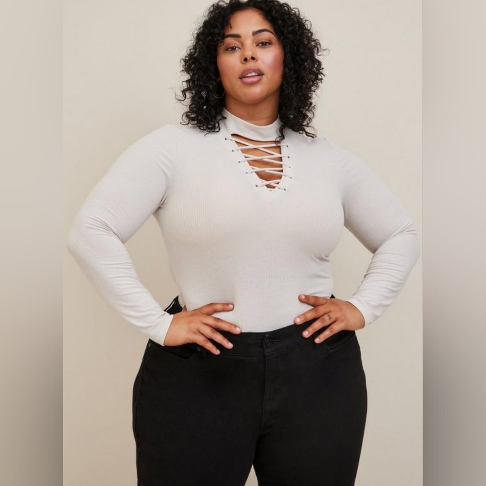 Rib Mock Neck Lace-Up Long Sleeve Top (Light Gray) (B4-3)